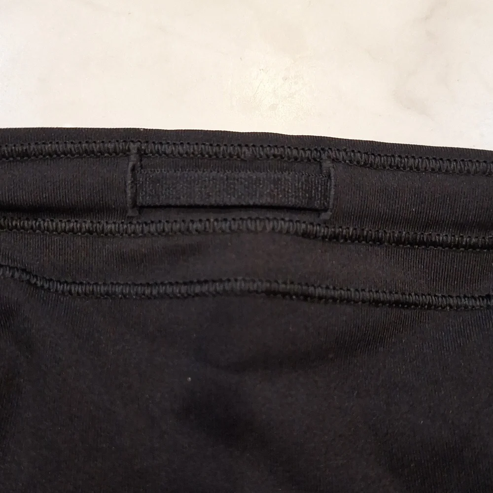 Lululemon Black Cropped Sheer Side Leg‎ Panel Midrise Leggings Sz 8 Yoga Walking